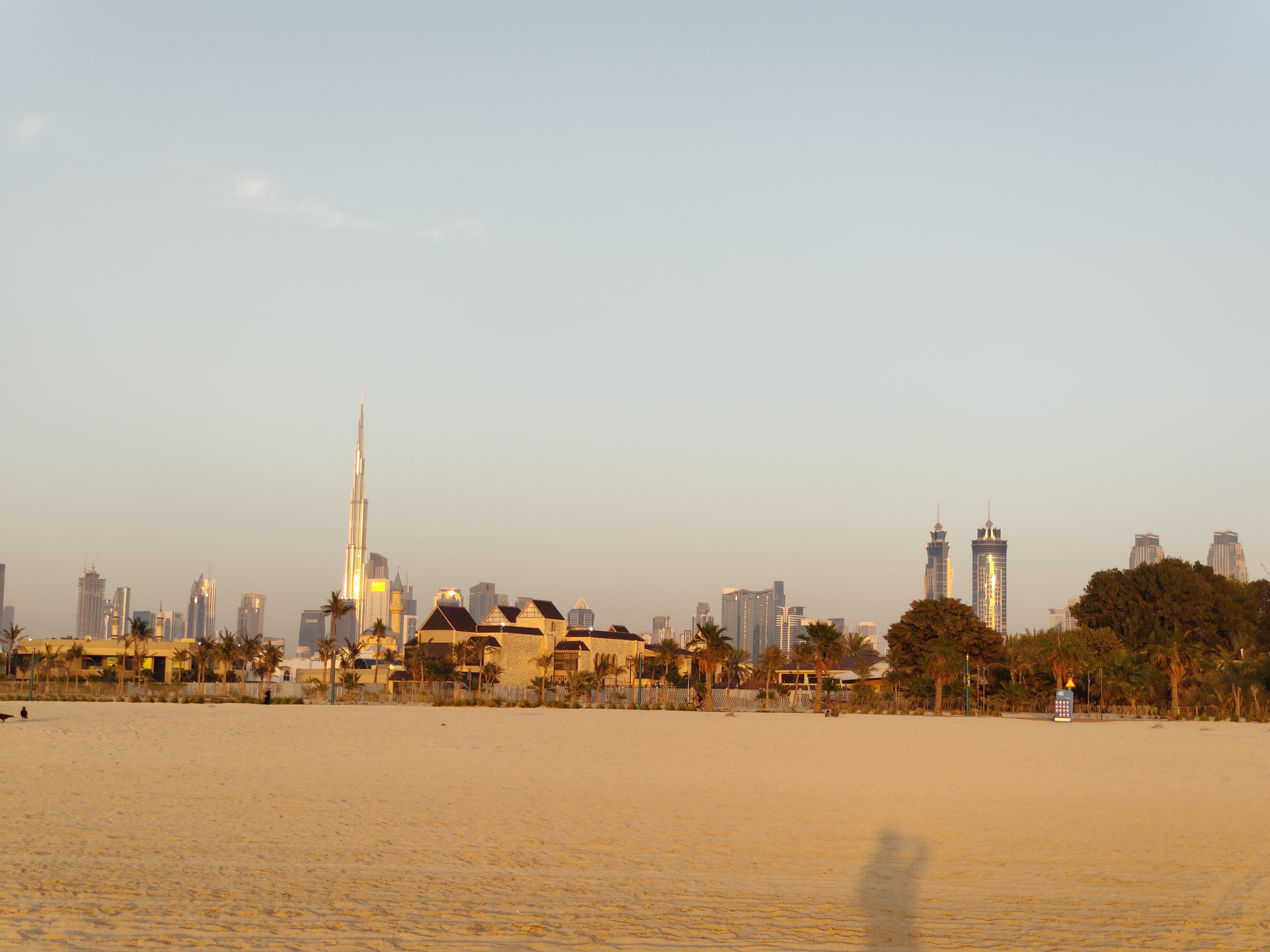 Burj Khalifa vom Strand aus